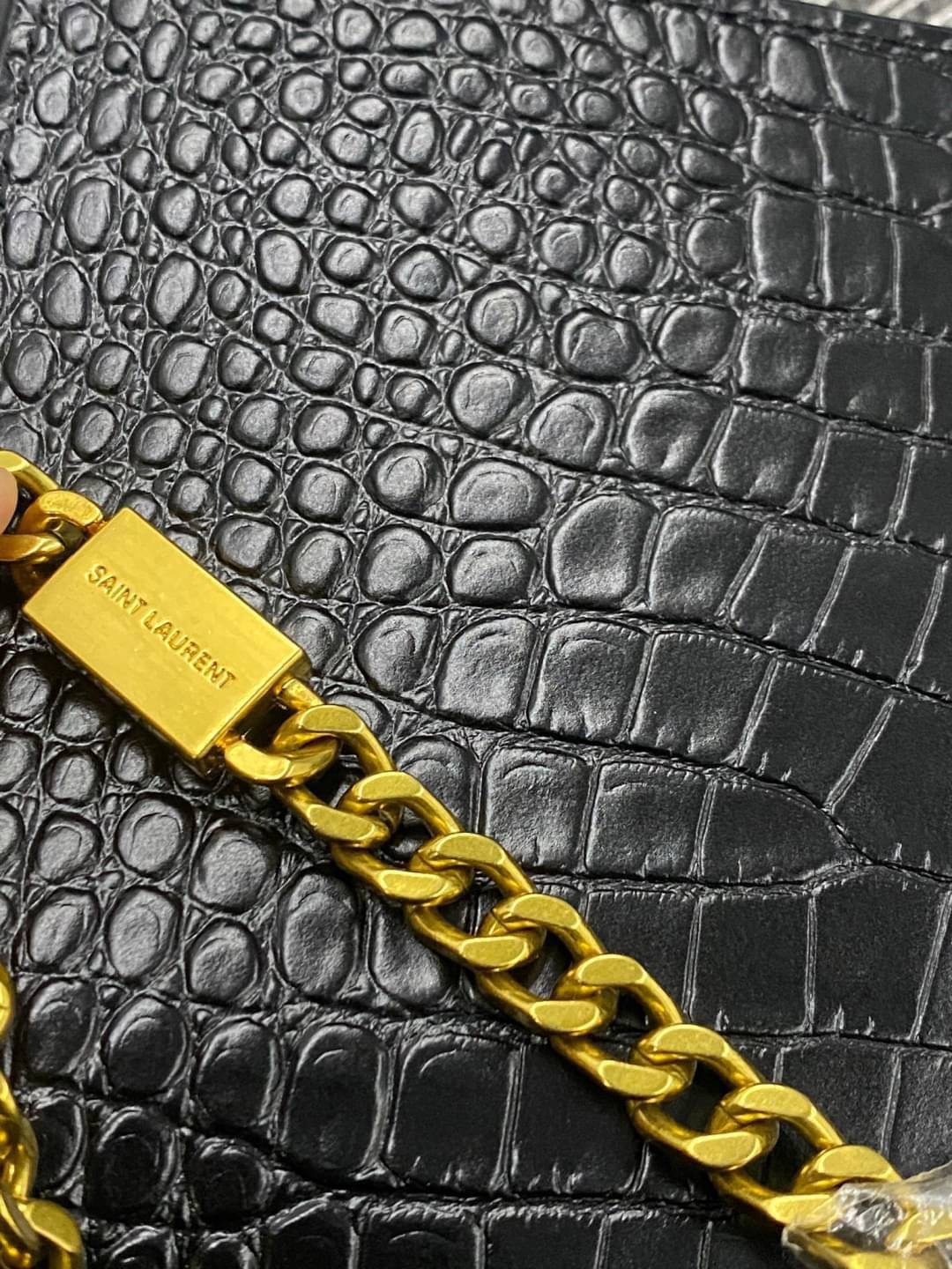VIP 】หนังแท้ YSL Saint Laurent Kate Tassel Bag in Black Crocodile-Embossed Leather with Gold Hardware