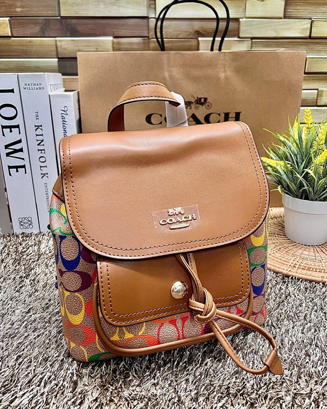 COACH PENNNIE BACKPACK IN RAINBOW SIGNATURE ((C4097)) สวยจึ้งมากแม่ ห้ามพลาด ต้องมีค่ะ! พร้อมส่งค่ะ ล่าสุด กับกระเป๋าสะพายหลังมีหูหิ้ว หนังแท้นิ่มอย่างดี ลายCทั้งใบแบบสีรุ้งสดใสมาเลย สวยมากๆค่ะ