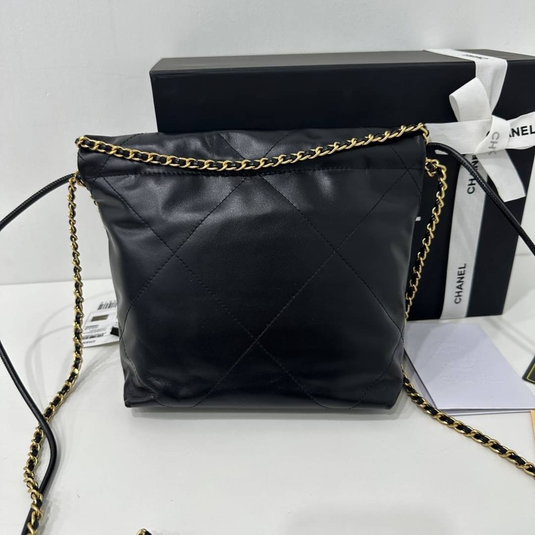 CHANEL 22 MINI HANDBAG Shiny Calfskin & Gold-Tone Metal พร้อมส่ง เกรดออริจินอล สลับของแท้ ใช้งานต่างประเทศได้ ภาพถ่ายจากงานขายจริง
