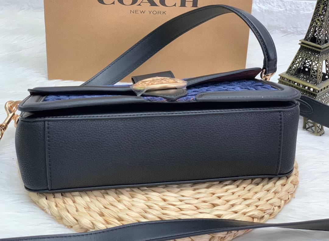 COACH GEORGIE SHOULDER BAG IN SIGNATURE VELVET 2021 ((5566)) พร้อมส่ง สวยงามมากๆค่ะ! กระเป๋าหิ้ว//คล้องไหล่//สะพายข้างได้ หนังแท้+กำมะหยี่ ด้านหน้าได้อย่างลงตัวสวยงาม มีอะไหล่โลโก้แบรนด์หรูหรา