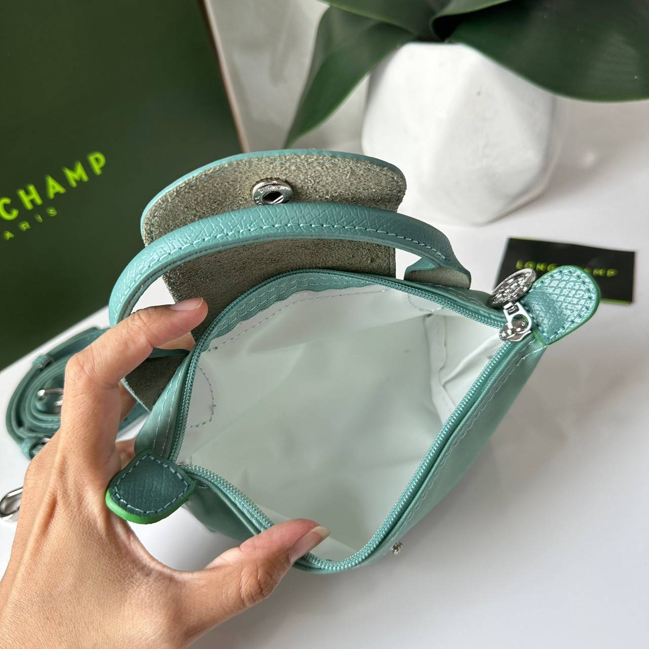 LONGCHAMP LE PLIAGE ORIGINAL Pouch with handle กระเป๋าใบเล็กขนาดกระทัดเหมาะกับใส่ของจำเป็นจุกจิก