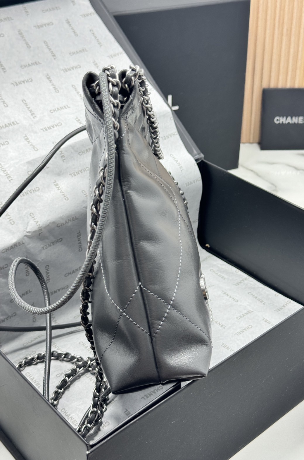 พร้อมส่ง 11 สี ORI หนังแท้ | CHANEL 22 Mini Handbag กระเป๋าสะพายสุดหรู รุ่นยอดนิยม 🤍 เกรดออริจินอล หนังแท้ ภาพถ่ายจากงานขายจริง ใช้งานต่างประเทศได้