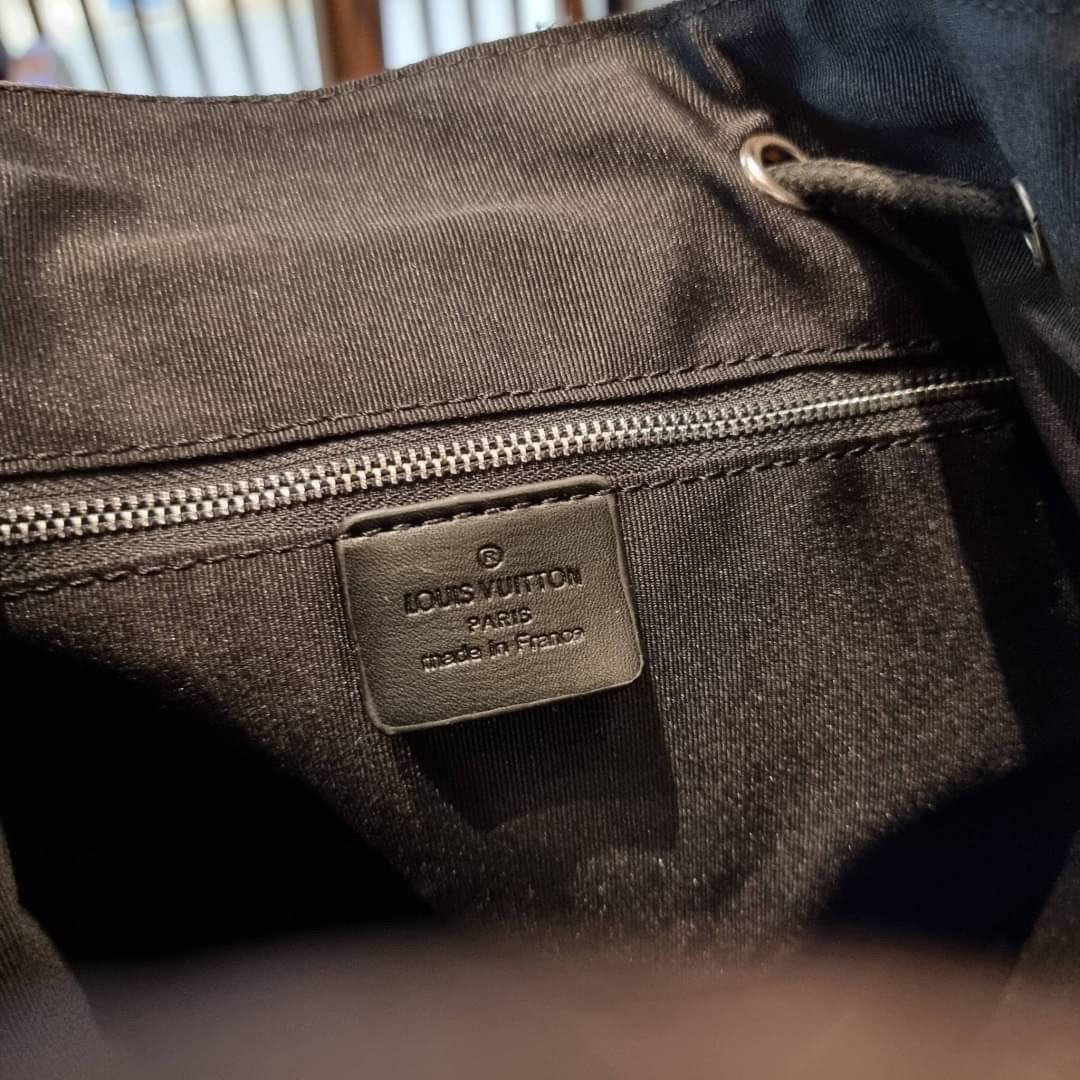 LV Christopher PM Monogram Eclipse Reverse เป้สะพายหลังใบใหญ่ LV MONOGRAM BACKPACK ที่หนุ่มๆตามหากันมากที่สุด LONG WEEKEND กระเป๋าใบใหญ่ต้องมี!! รุ่นสุดฮอต!! ด้วยรูปทรงที่คลาสสิค สไตล์เอกลักษณ์ วัสดุหนังแคนวาส ทนทาน