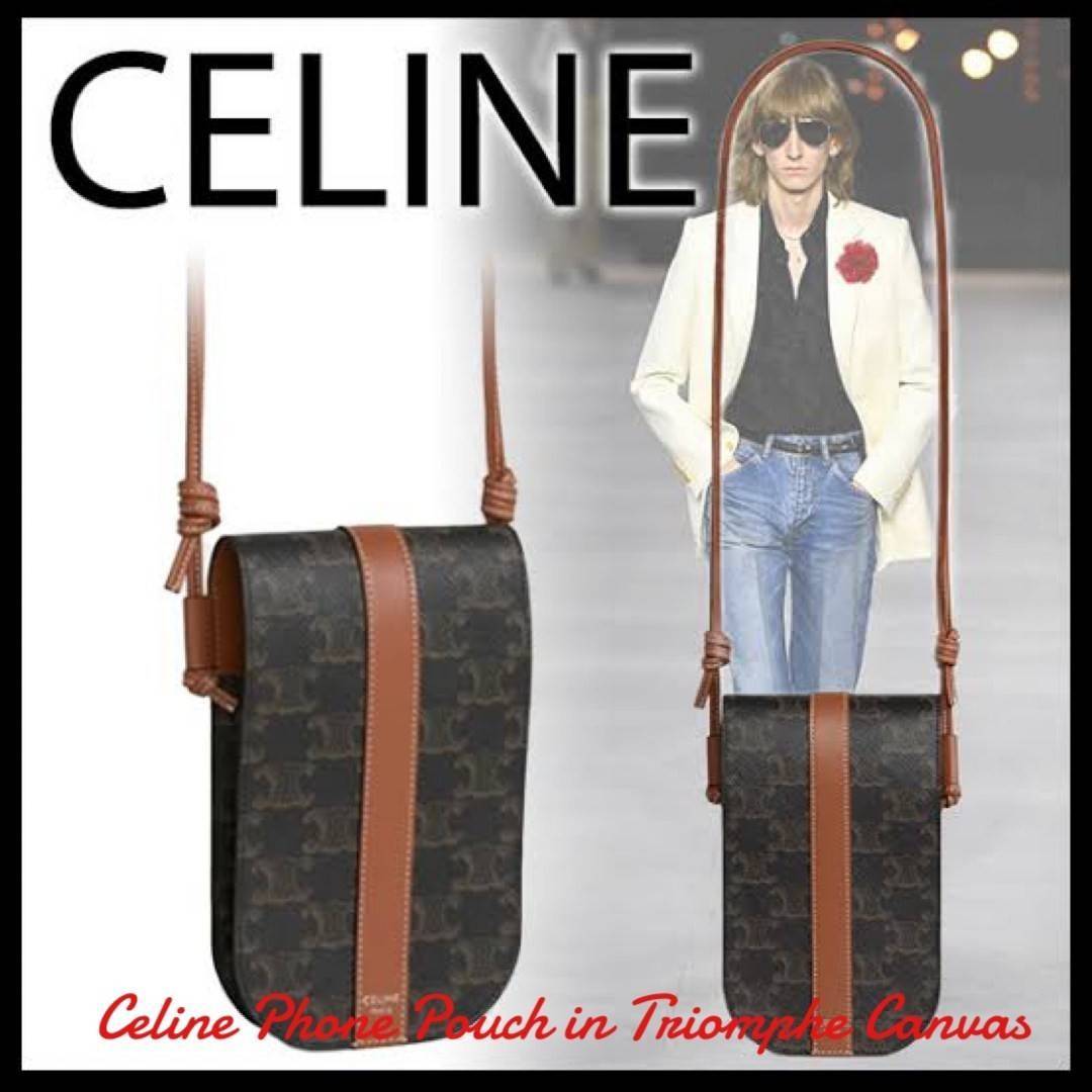 Celine Phone Pouch in Triomphe Canvas กระเป๋าใส่โทรศัพท์รุ่นนี้ มีดีไซน์ดูเรียบง่าย แต่ดูหรูหราด้วยลวดลาย Triompe ที่แสดงถึงความเป็นเอกลักษณ์ของ celine ช่องหลักที่มีความกว้าง สามารถใส่โทรศัพท์มือถือ ธนบัตร บัตรต่าง ๆ และของจุกจิกชิ้นเล็ก ๆ ได้แบบจุใจ หรือ