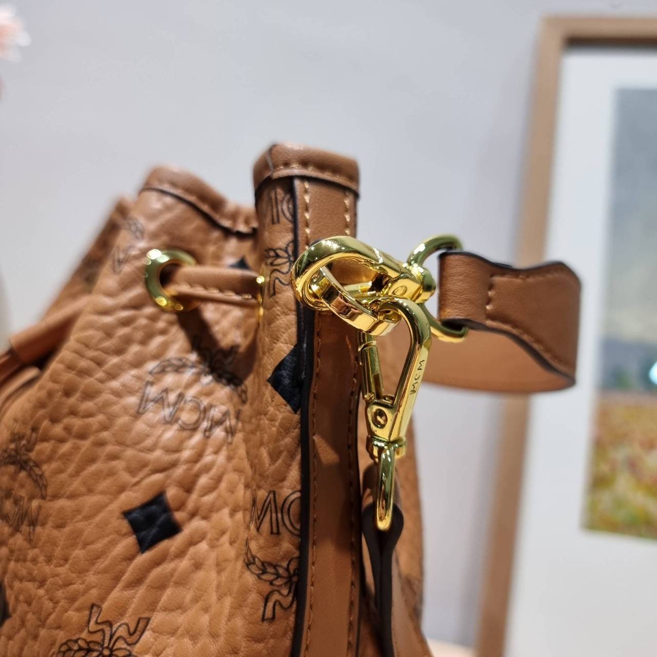 M.C.M MINI DESSAU DRAWSTRING BAG IN VISETOS กระเป๋าสะพายทรง bucket ไซส์ mini เกรดออริ สลับแท้ 1:1 ใช้งานต่างประเทศได้