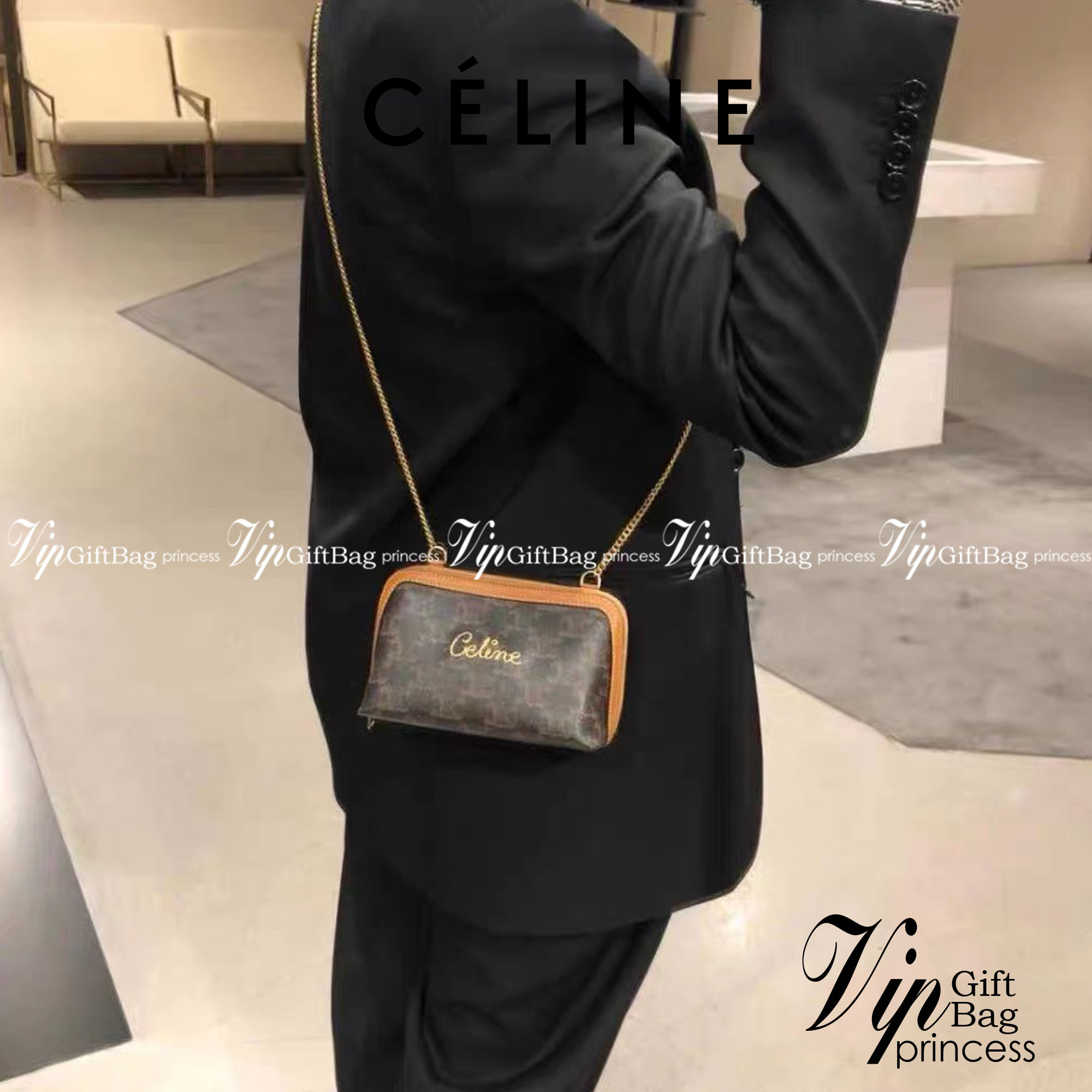หนังแท้ CELINE TRIOMPHE Triumphal Arch Canvas Shoulder Messenger Chain Bag / CELINE CLUTCH WITH CHAIN กระเป๋าคลัทช์ดีไซน์เรียบหรูออกแบบมาได้อย่างลงตัว พร้อมสายสะพายโซ่ทองสุดหรู ด้วยรูปทรงที่สวยงามและทันสมัย สามารถใส่กระเป๋าสตางค์ใบสั้นหรือเครื่องสำอางค์ได