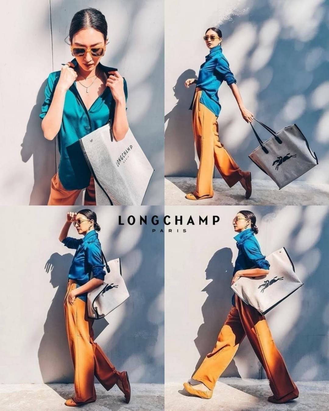 LONGCHAMP ESSENTIAL TOILE SHOULDER BAG L ECRU วัสดุ Cotton Canvas & Grained cowhide คอลเลคชั่นใหม่ ฮิตสุดๆในเหล่าดาราเซเลป ด้วยดีไซน์สวยขนาดกำลังดีเนื้อหนาอยู่ทรง น้ำหนักเบา