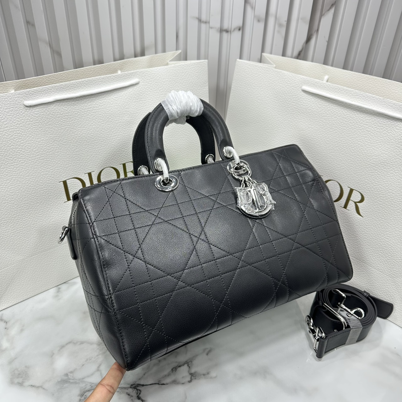 ORI หนังแท้ | Dior Granville Cannage Leather 2way Bag / Dior Keepall Bag กระเป๋าสะพายใบใหญ่ ภายในโล่งกว้างจุของได้เยอะ