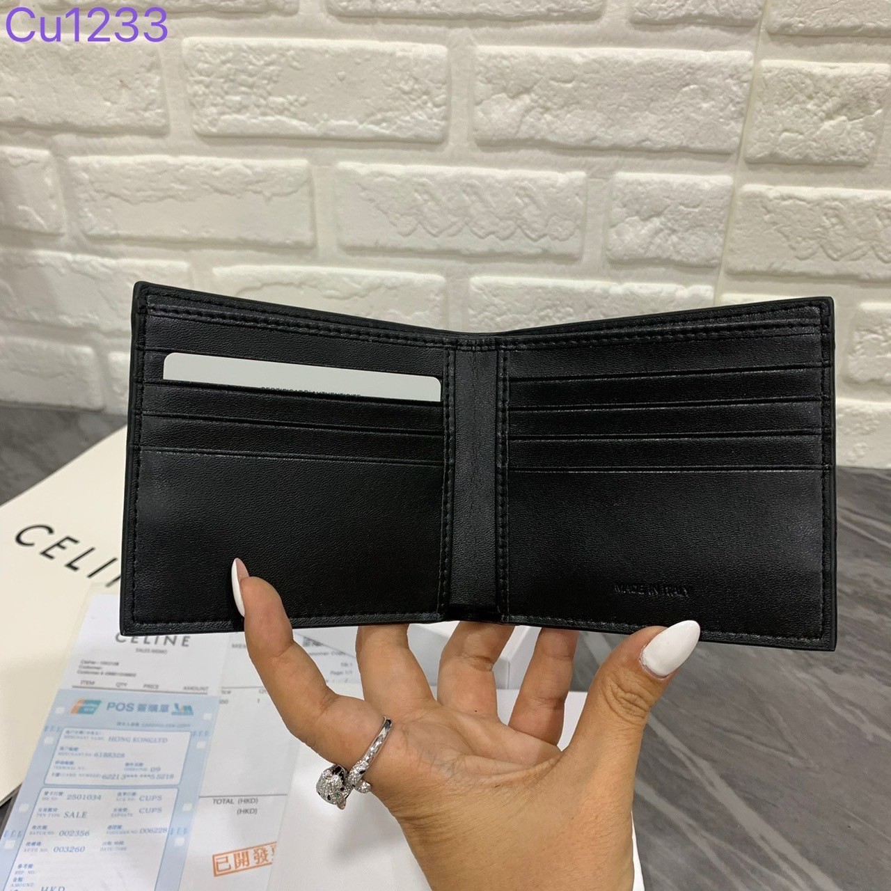 CELINE SHORT WALLET / CELINE LONG WALLET กระเป๋าสตางค์ซีลีน แบบสั้นและยาว พร้อมส่ง!! สวยหรู ภายในมีช่องแบ่งหลายช่อง มีช่องใส่บัตรหลายช่อง ไอเท็มแนะนำในราคาสุดคุ้ม นาทีนี้ห้ามพลาดค่ะ!