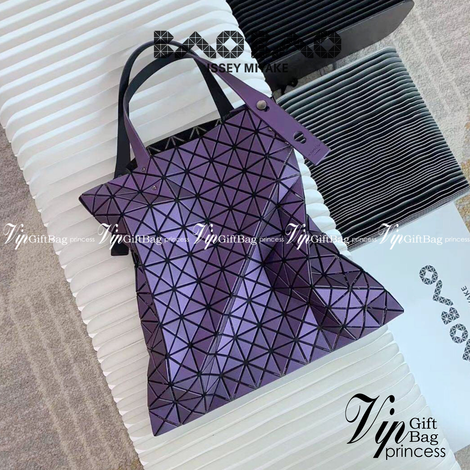 BAOBAO ISSEY MIYAKE 10x10 BLOCK TOTE BAG 39cm กระเป๋าถือทรง shopping โท้ทใบใหญ่ลายตาราง เกรดออริจินอล ภาพสินค้าถ่ายจากงานขายจริง ใช้งานต่างประเทศได้