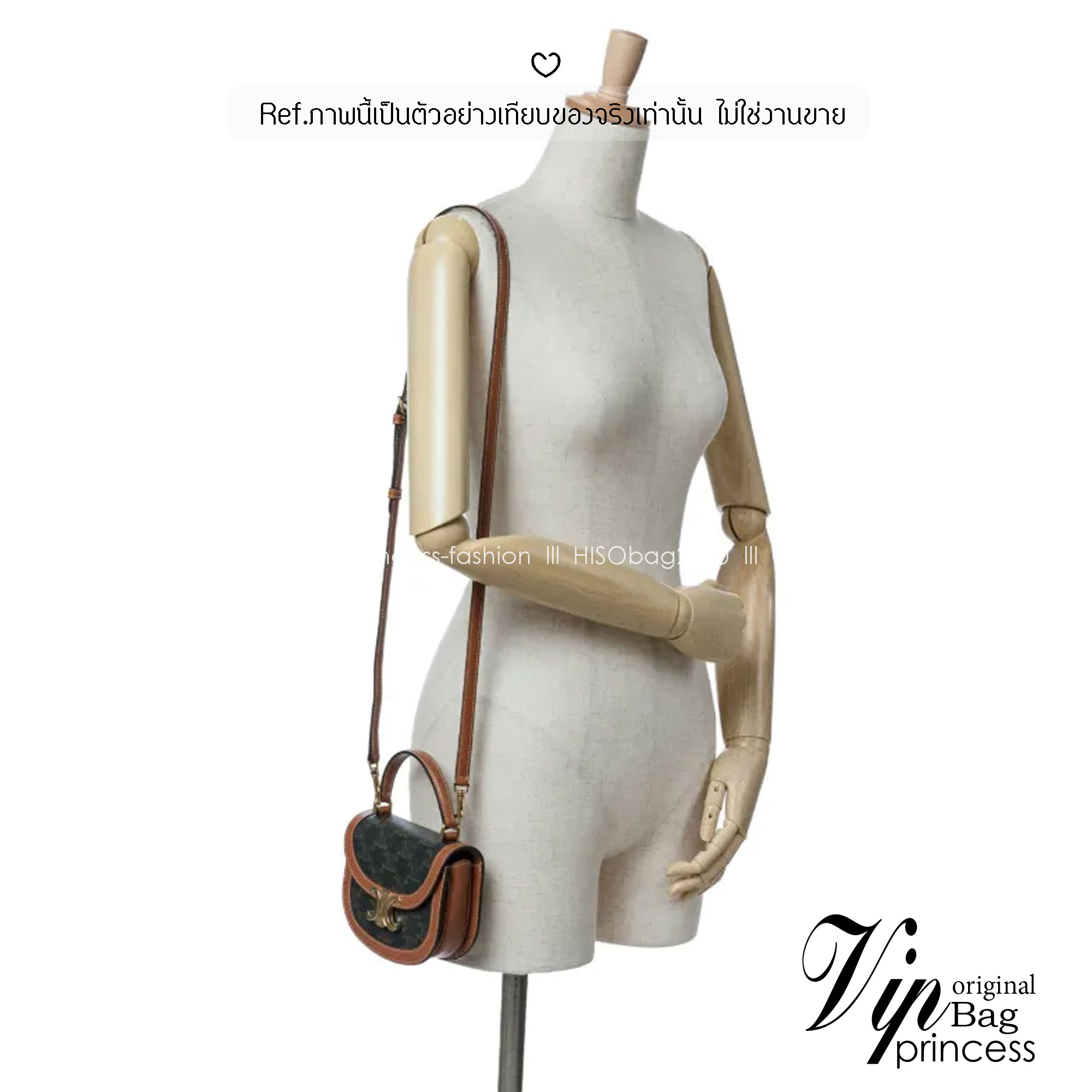 CELINE MINI BESACE CLEA in Triomphe canvas and leather กระเป๋าสะพายพร้อมหูจับถนัดมือ ใหม่ก่อนใคร น่ารักสุดปัง รูปทรงย้อนยุค สไตล์วินเทจลัคชู ภายในเป็นช่องโล่ง มีช่องย่อยให้อีก เป็นไอเท็มที่ควรต้องมีจริงๆ