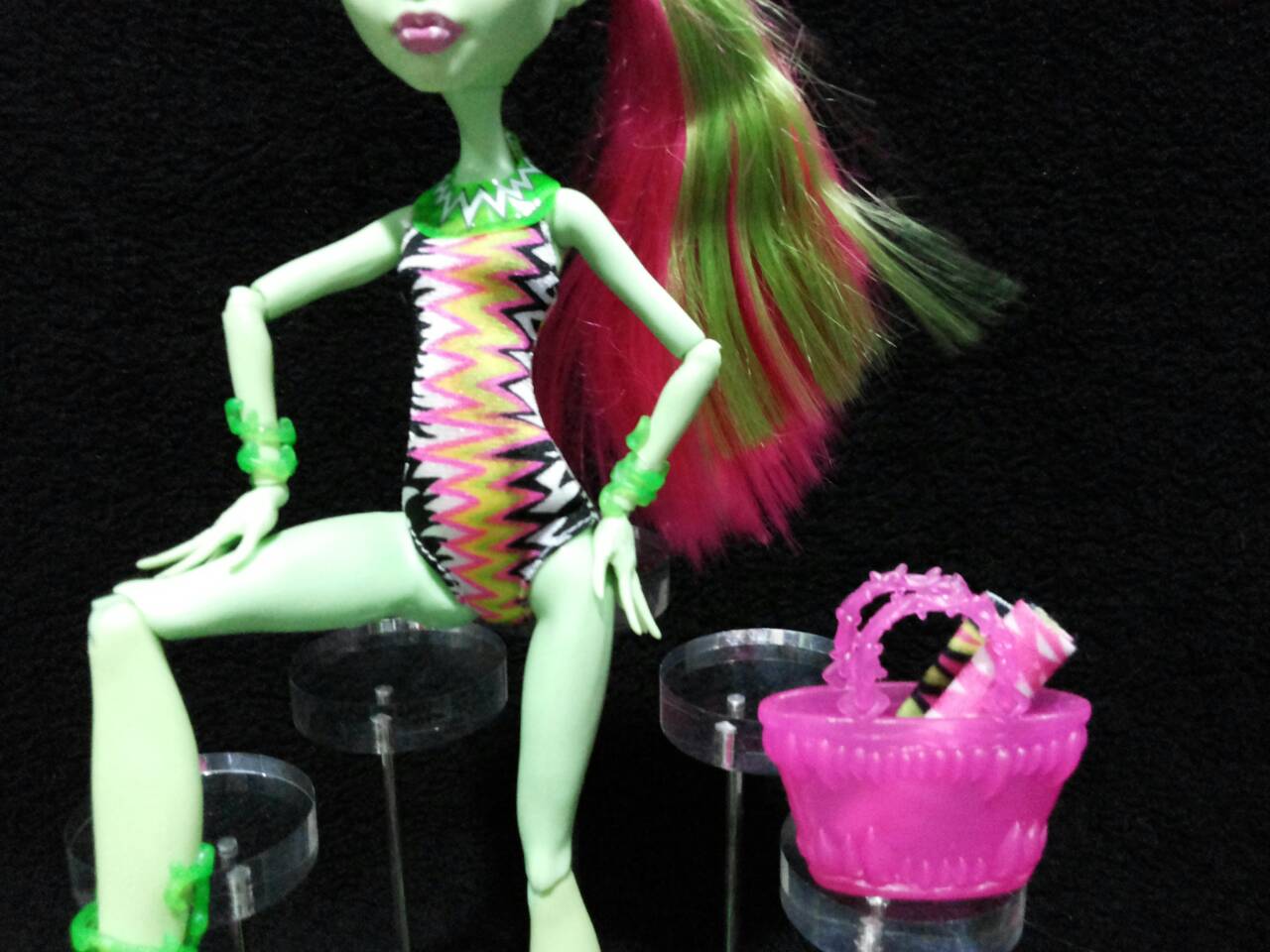 Monster High Venus McFlytrap Swim Class ตุ๊กตามอนสเตอร์ไฮของแท้มือสองสภาพดีมากๆ