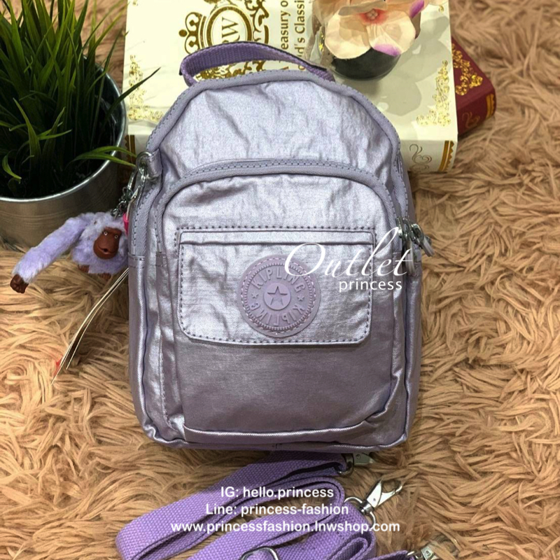 Kipling alber solid Convertible mini backpack (HD7349) กระเป๋าเป้ขนาดมินิ สไตล์3in1 ที่สามารถถือ/สะพายข้างหรือเป็นเป้ก็ได้ มีช่องซิปใช้งาน2ช่อง ภายในแบ่งเป็นช่องเล็กใส่ของจุกจิก ด้านหน้าเพิ่มช่องเล็กเปิดปิดด้วยกระดุมแม่เหล็ก มาพร้อมพวงกุญแจลิงขนปุกปุยและส