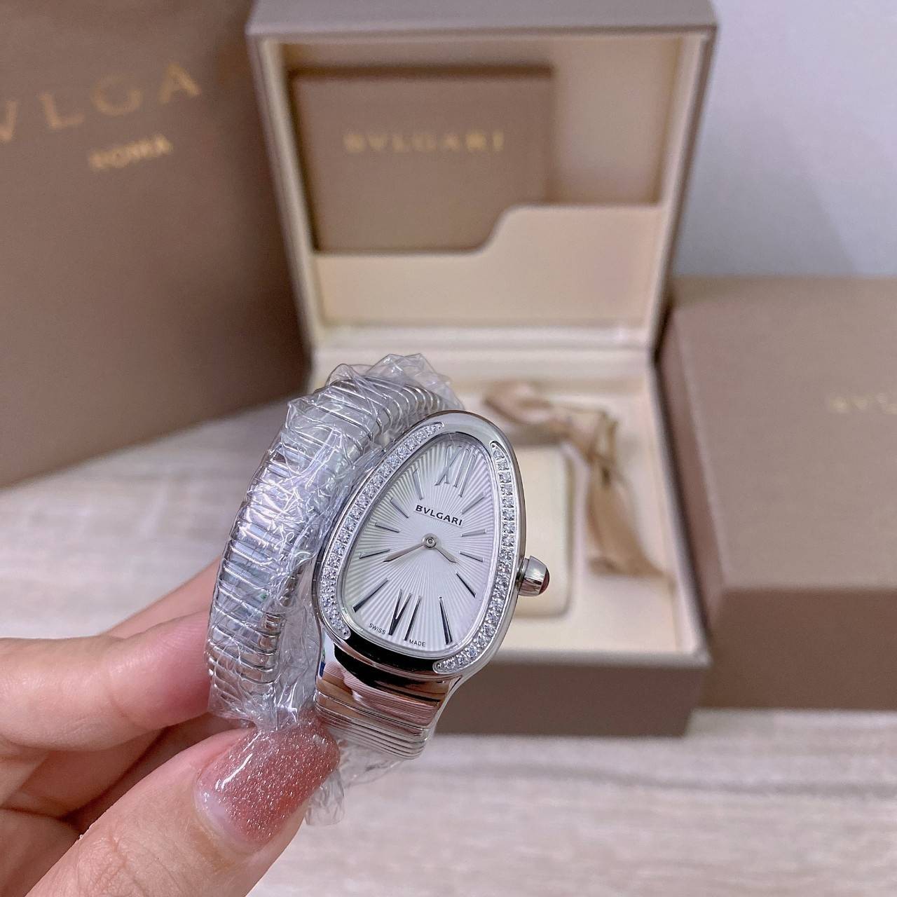 BVLGARI SERPENTI WATCH 24mm 26mm นาฬิกาบุลการี รุ่นหน้าปัดล้อมเพชร นาฬิกาผู้หญิง ภาพสินค้าถ่ายจากงานขายจริง