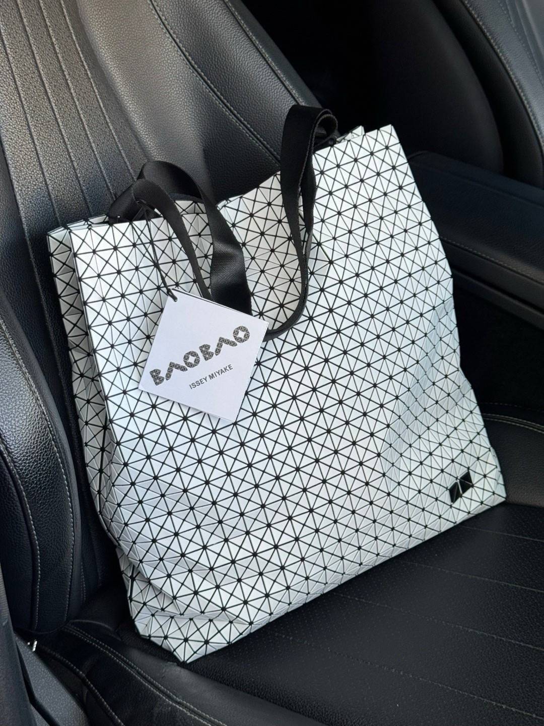 พร้อมส่ง 5 สี Baobao Issey Miyake Cart S geometric tote bag กระเป๋าถือทรงโท้ทลายเรขาคณิต 🧡 เกรดออริจินอล 1:1 สลับแท้ ใช้งานต่างประเทศได้