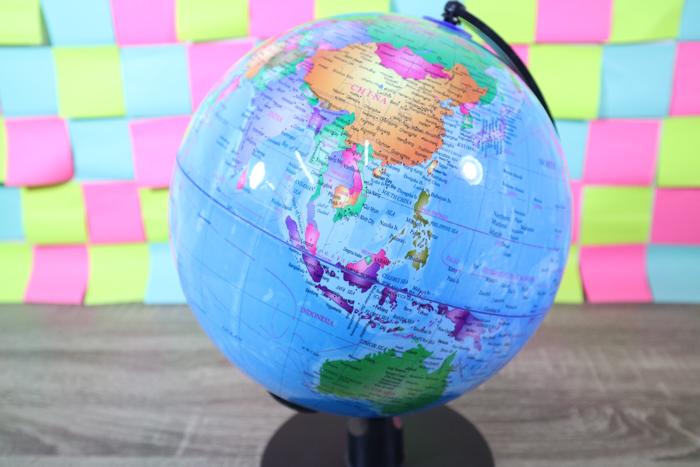 ลูกโลกขนาดเส้นผ้าศูนย์กลาง 25 Cm.