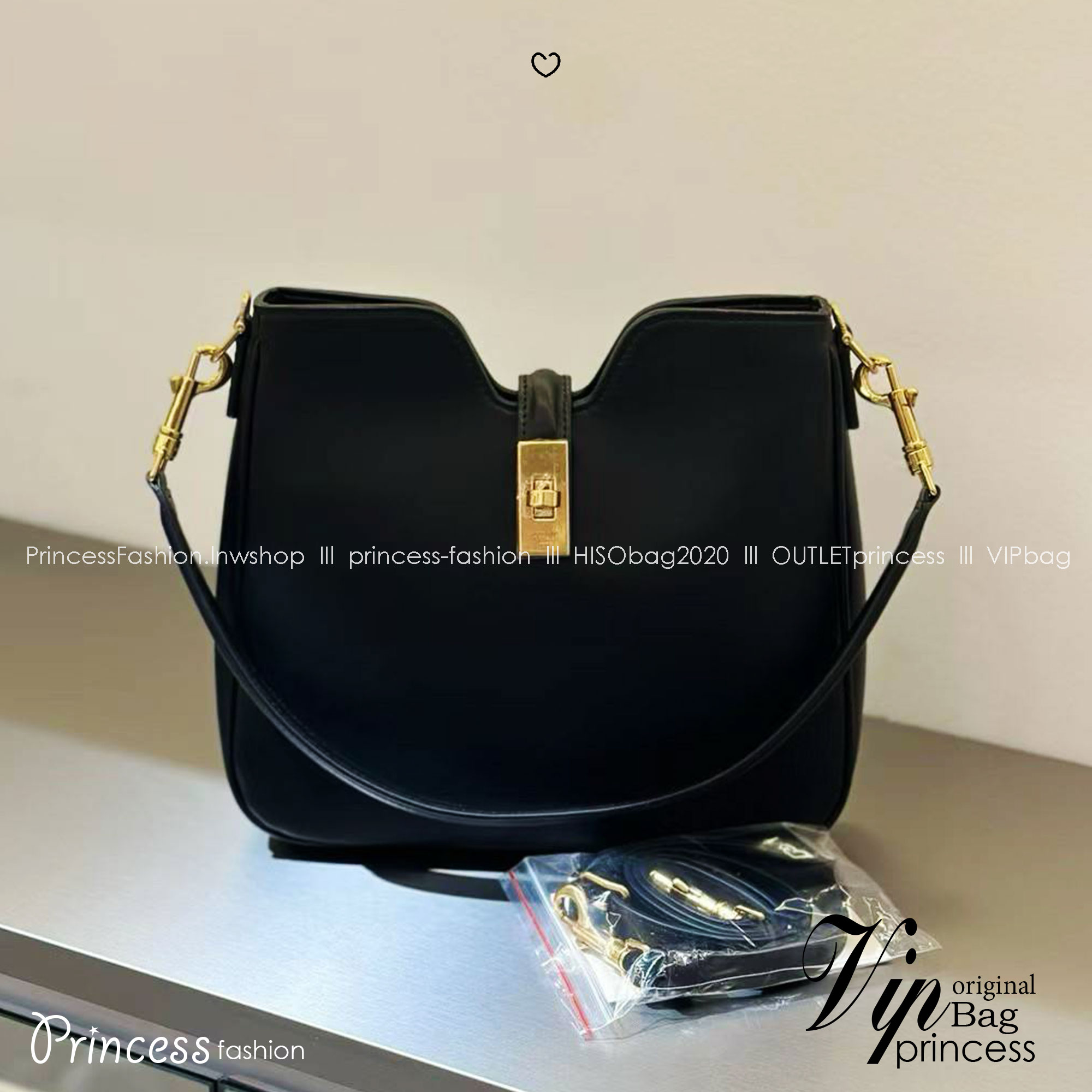 ORI หนังแท้ | CELINE CAMILLE 16 SOFT BAG IN SMOOTH กระเป๋าทรงโฮโบที่ตัวแม่ตัวมัมใช้กันเยอะสุดๆ ด้วยรูปทรงยอดนิยม สะดวกใช้ด้วยอะไหล่บิดล็อค สีทองสวยโดดเด่น