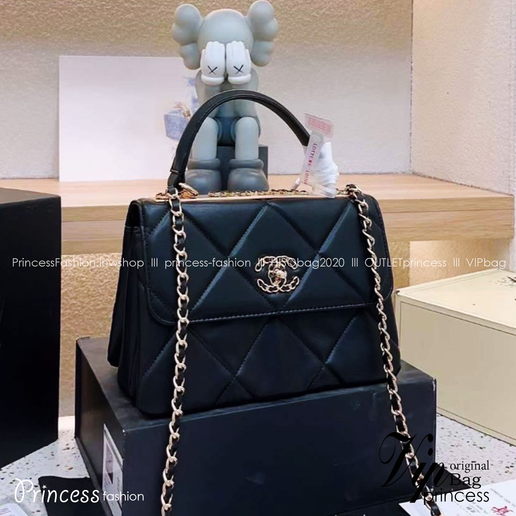 Chanel Trendy CC Handle Flap Bag 10" / Chanel Bag พร้อมส่ง กระเป๋าสะพายสุดคลาสสิคพร้อมมือจับในตัว งานหนังเรียบ อะไหล่ทองสวยมาก มาพร้อมกล่อง อปก ครบเซ็ท รอบนี้จัดราคาพิเศษสุดคุ้มค่ะ
