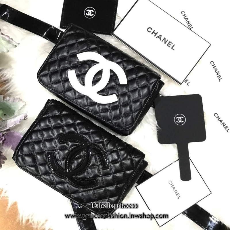 Chanel Waist Bag Gift With Purchase (GWP) กระเป๋าสะพายคาดเอวหรือคาดอก vip. gift ของแท้จาก Chanel Perfume Counter รุ่น Limited Edition วัสดุหนังนิ่มลายตาราง ทรงเหลี่ยมมีโลโก้ด้านหน้า เปิดปิดด้วยฝาปิด กระดุมแม่เหล็ก ภายในโล่ง ซับในลายเเบรนด์ ใส่มือถือได้ทุก