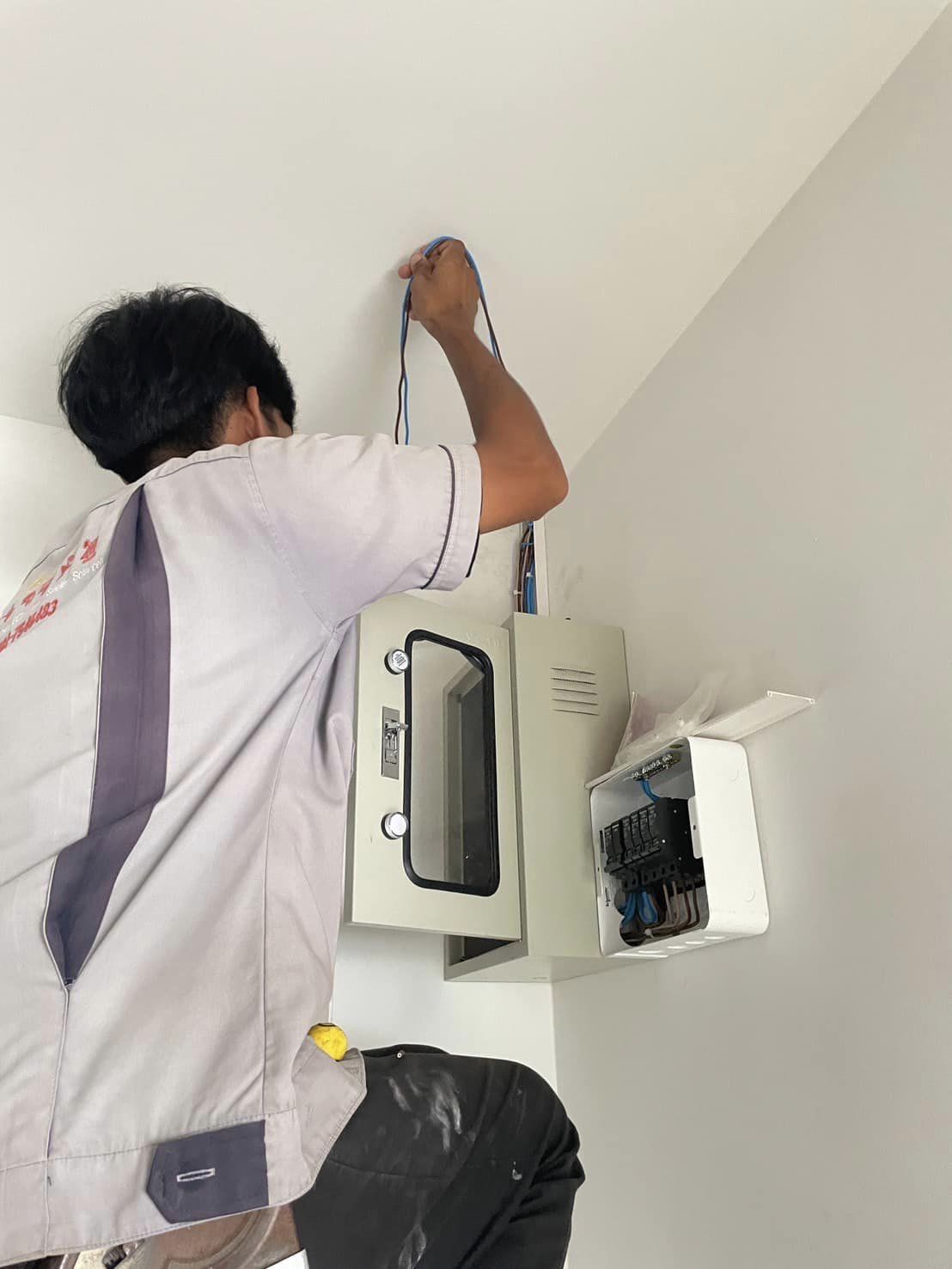 งานติดตั้งสวิทช์สลับแหล่งจ่ายอัตโนมัติ ATS Automatic Transfer Switch