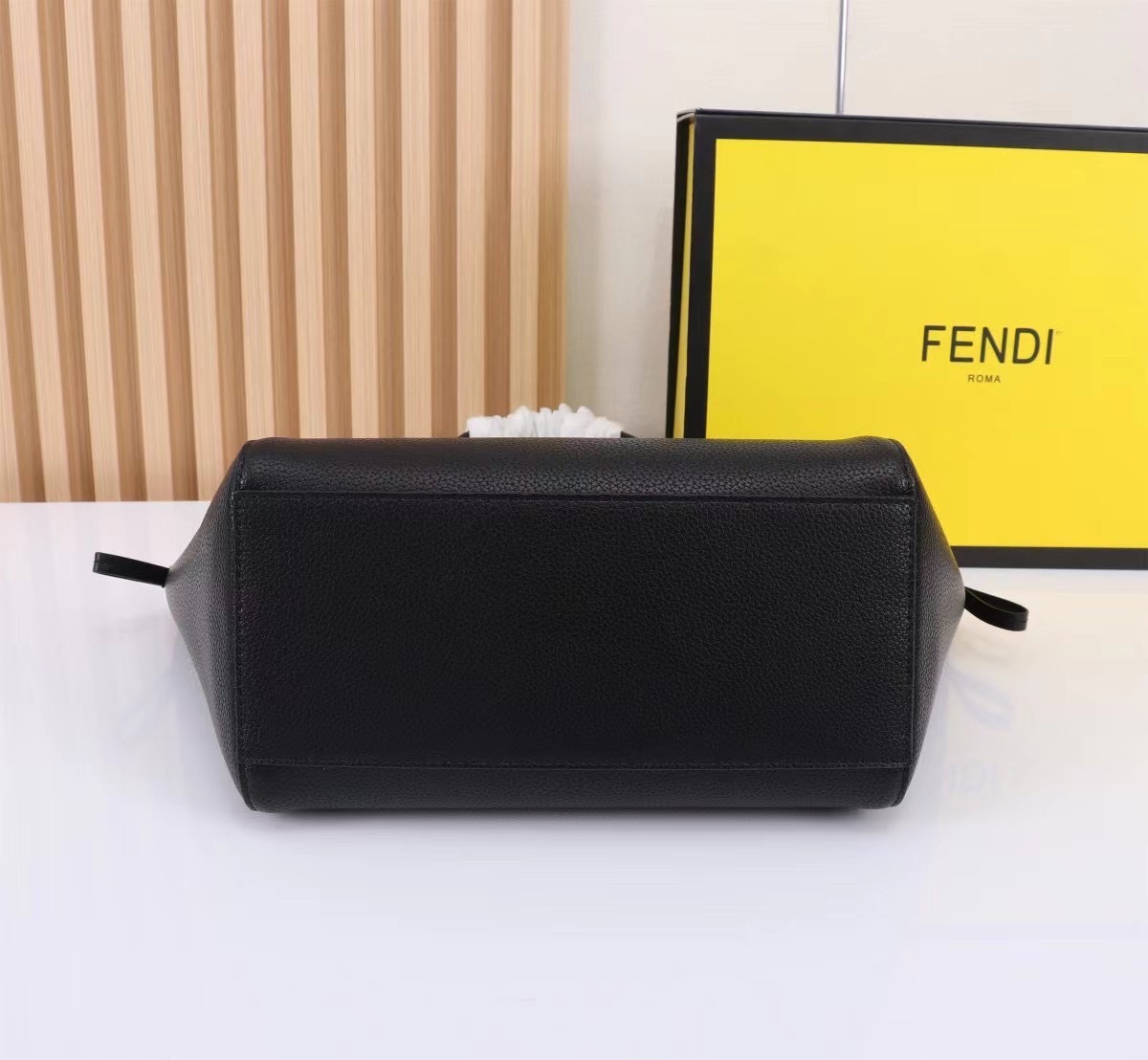 พร้อมส่ง 3 สี FENDI Origami Large Brown FF jacquard fabric bag / FENDI Tote Bag กระเป๋าทรงโท้ทใบใหญ่ สะพายได้2ทรงรูปลักษณ์สวยงามทันสมัย 🧡 เกรดออริจินอล 1:1 สลับแท้