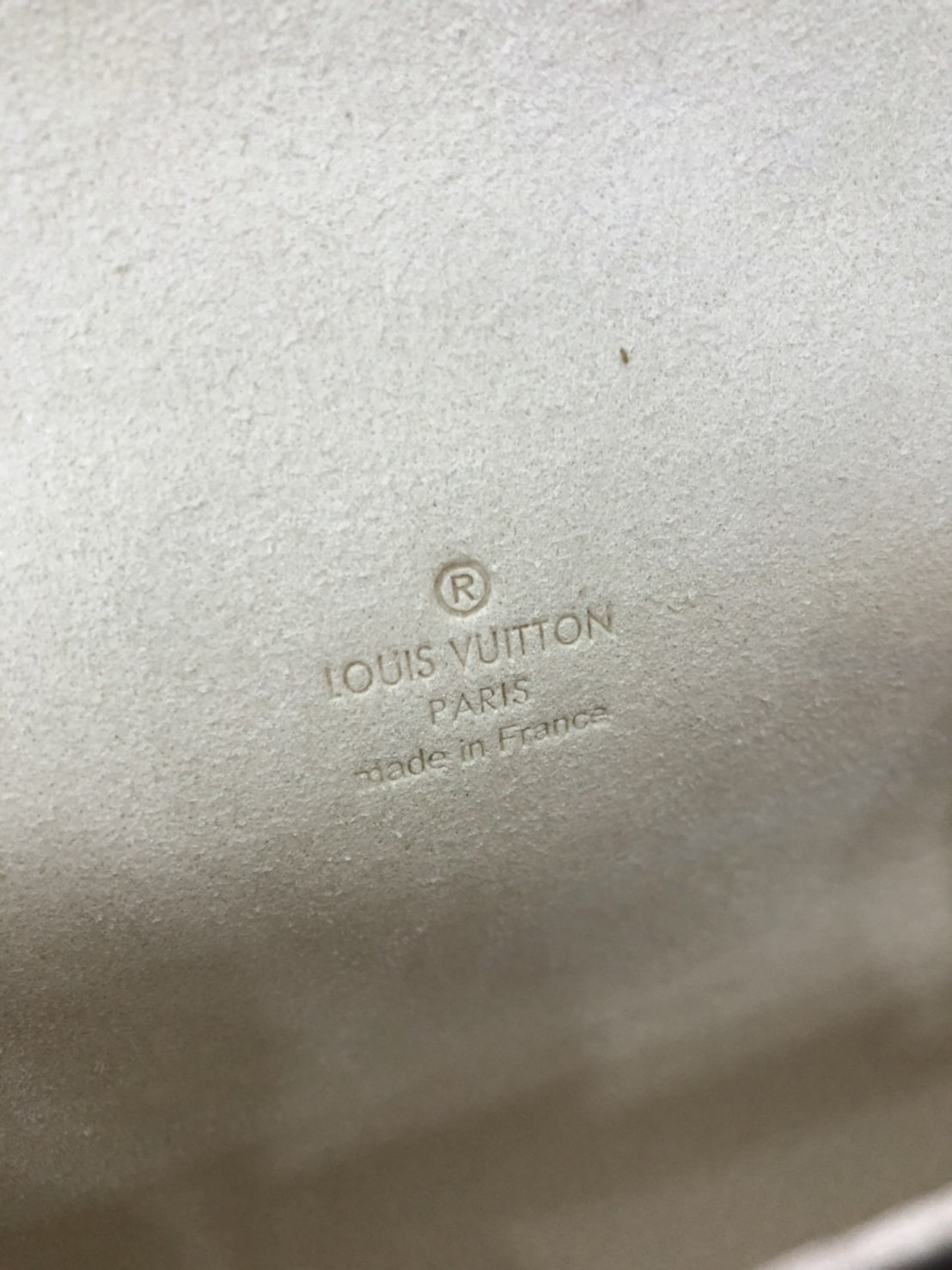 VIP 】หนังแท้ Louis Vuitton Mono Pouchette Florentine Belt Bag กระเป๋าคาดเอวหนังแท้สุดหรู มีจำกัดนะคะ