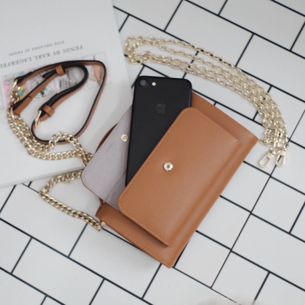 รุ่นขายดี **หนังวัวแท้สวยมาก KEEP • Ari • กระเป๋า สตางค์ยาว ปรับเป็นคลัช หรือถือ สะพาย ก้อได้หมด ขนาด กะลังดี ทรงสวย แค่ใบเดียวจบ! หนังคุณภาพเยี่ยม ภายใน จุของคุ้ม ใส่บัตร ใส่มือถือได้ทุกรุ่น ใบนี้ จะแต่งกับ Look ไหนก้อเข้ากันได้ดีแน่นอนค๊า Don't mis