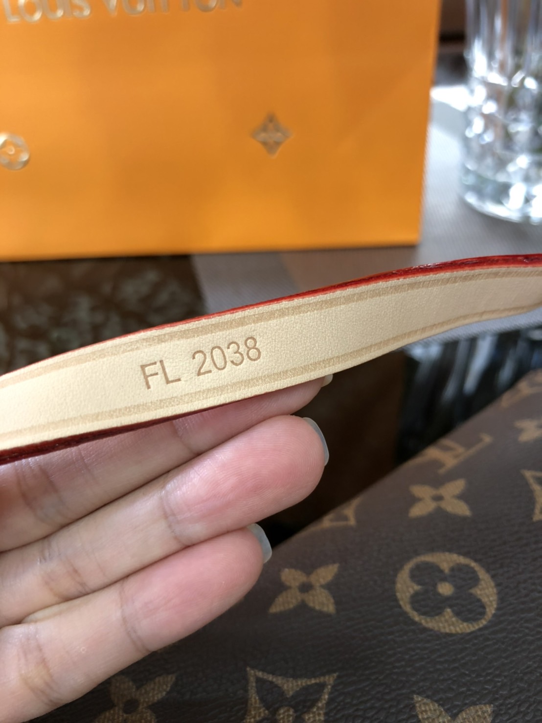 VIP 】หนังแท้ Louis Vuitton Mono Pouchette Florentine Belt Bag กระเป๋าคาดเอวหนังแท้สุดหรู มีจำกัดนะคะ