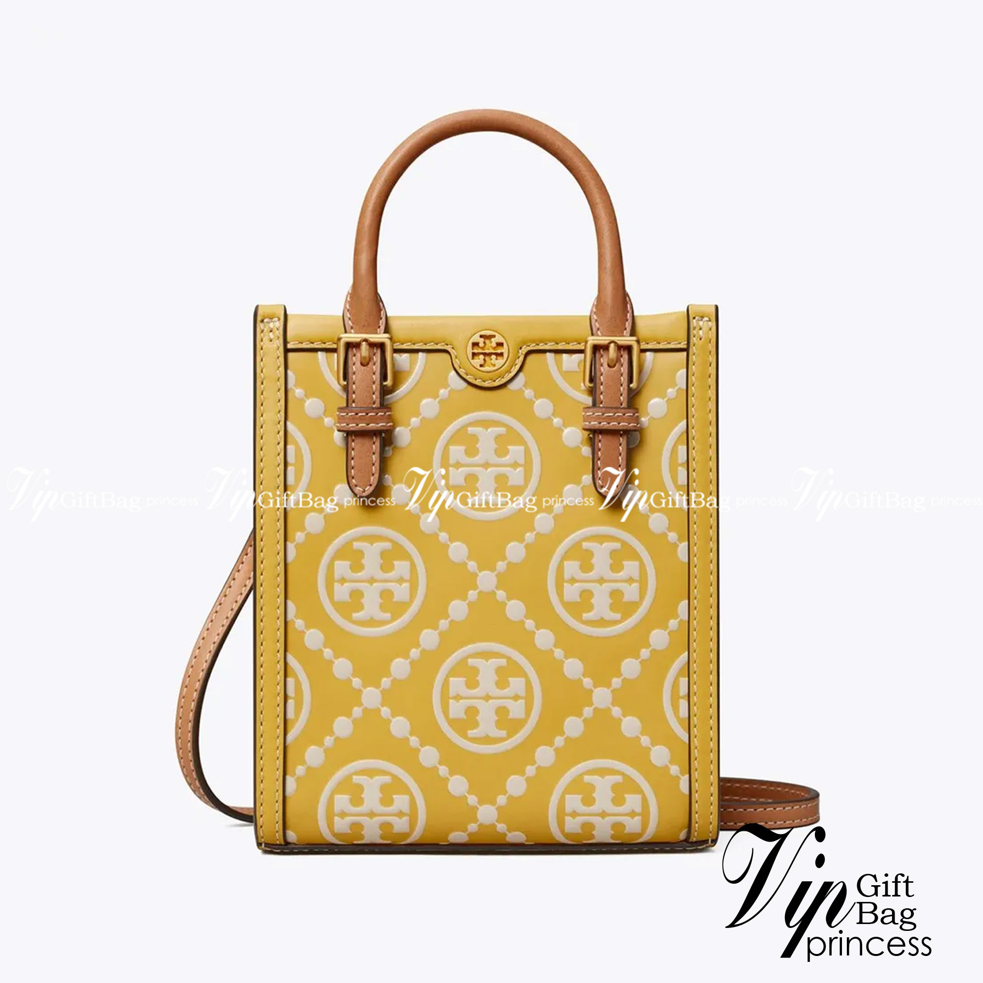 TORY BURCH T MONOGRAM EMBOSSED MINI TOTE สุดหรูกับกระเป๋าสะพายทรงโท้ท ไซส์มินิ ที่สร้างความหรูหราให้ตัวกระเป๋าด้วยดีเทลลายนูน แต่งแต้มลวดลายเอกลักษณ์ สีลูกคุณมากๆ!! วัสดุหนังแท้ ผิวสัมผัสดี ปากกระเป๋ามีแถบแม่เหล็กกันของหล่นได้ ภายในโล่ง ใส่ของจำเป็นได้ โท