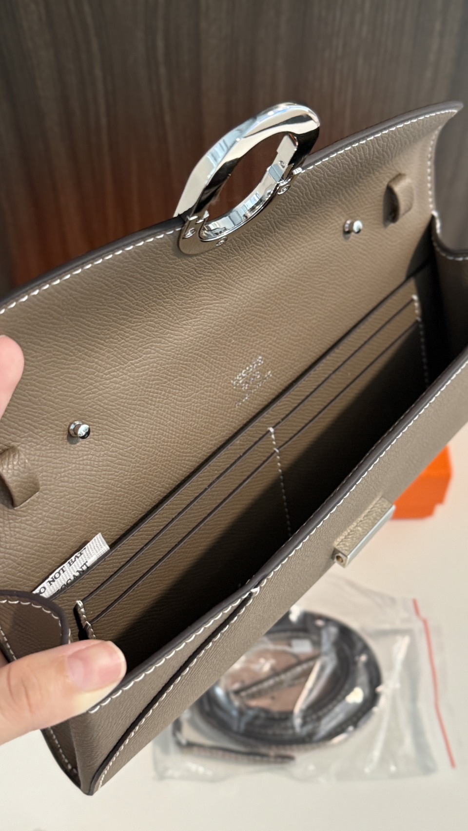 HERMES Chaine d'Ancre To Go wallet กระเป๋าถือสะพายแบรนด์หรู ดีไซส์กระเป๋าสตางค์ใบยาว Long wallet in Epsom Saddle-stitch เกรดออริ สลับแท้ 1:1 ใช้งานต่างประเทศได้