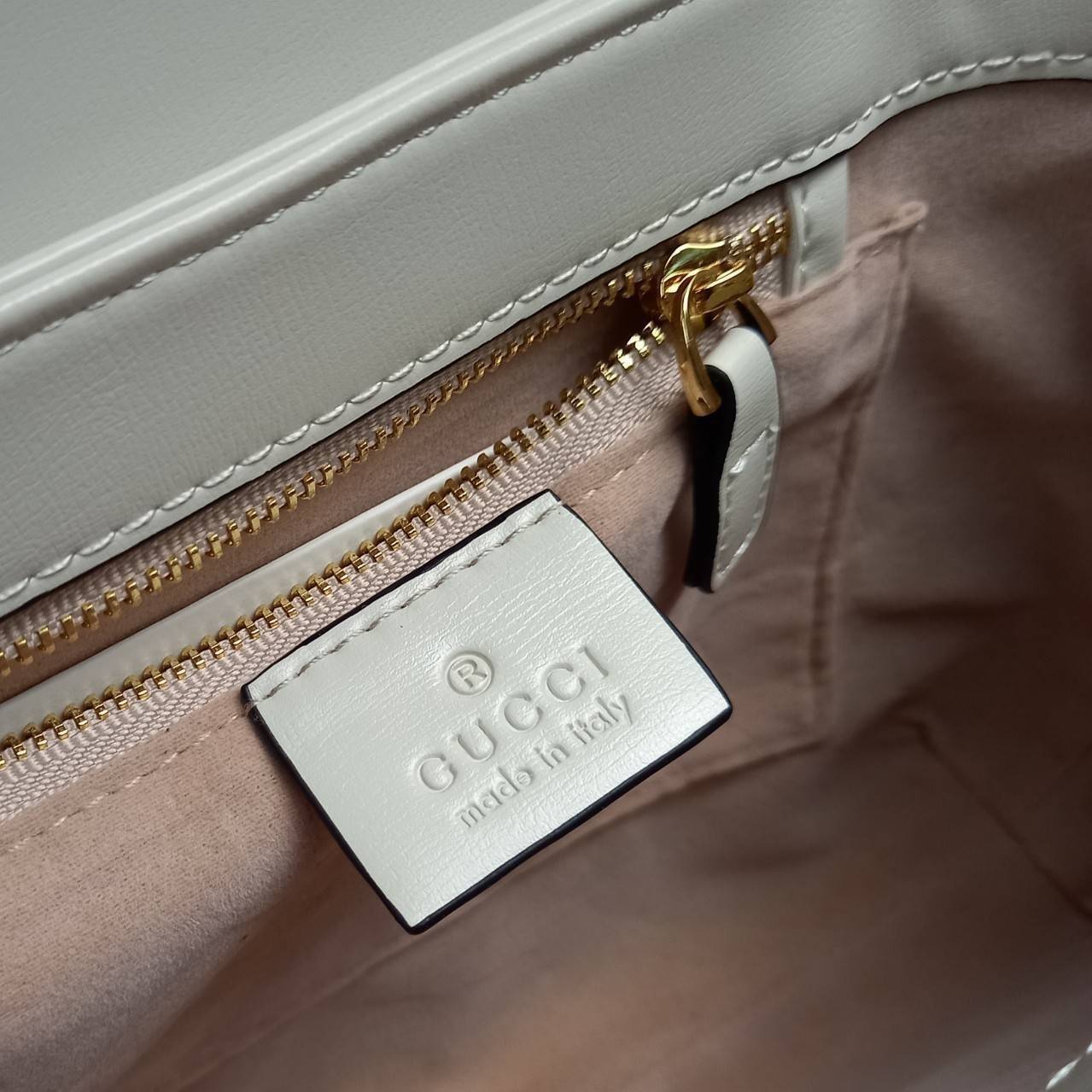 GUCCI HORSEBIT 1995 BAG / GG Supreme Shoulder 10" รุ่นฮิต คลาสสิค หรูหรา ใช้แล้วดูดีมีเสน่ห์ขึ้นทันที สายยาวคล้องบ่าได้ ปรับยาวคลอสบอดี้ได้