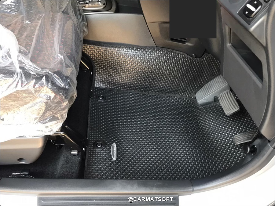 พรมปูพื้นรถยนต์ TOYOTA AVANZA 2019 ยางปูพื้นรถยนต์ ลายกระดุมเม็ดเล็ก สีดำ เข้ารูป เต็มคัน