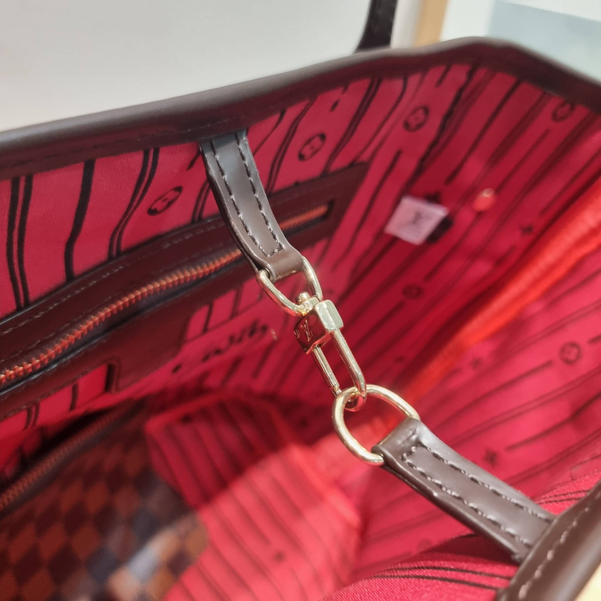 LV Neverfull Monogram / LV 2IN1 TOTE SET กระเป๋าสะพายไหล่ใบใหญ่ทรง tote มาพร้อมใบลูก คลาสสิคที่สุด เป็นอีกรุ่นที่มีคนใช้กันทั่วบ้านทั่วเมือง ฮิตแบบไม่ต้องพูดเยอะ