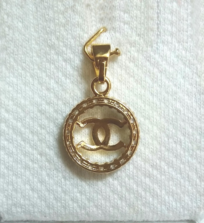 จี้ตัวซีไขว้ประดับเพชรCZ แบบ1ค่ะ