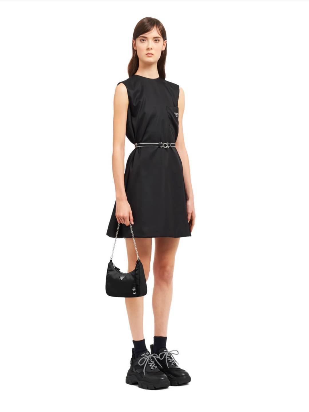 BEST SELLER!! **กำลังมาแรงมากค่ะ กับแบรนด์ PRADA ใบเดียวคุ้มมากค่ะ อุปกรณ์ ครบชุด **ซื้อ1ได้ถึง3ไอเท็ม ทั้งสายยาว และกระเป๋าใส่เหรียญ และป้ายแท็คหนัง อย่างดี **อะไหล่ปั้มแบรนด์แท้ทุกจุด วัสดุทำจากผ้า Nylon อย่างดี กันน้ำได้ อยู่ทรงสวย สามารถใส่กระเป๋าตังค