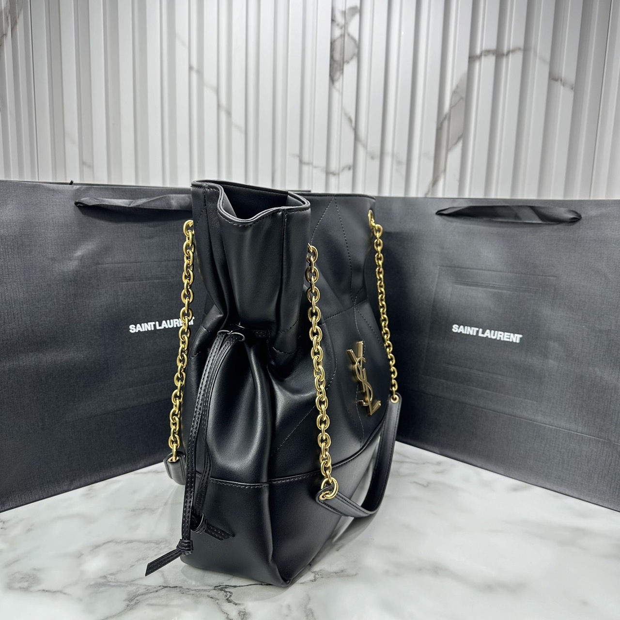 YSL Knockoff Jamie 4.3 Large Pochon Tote Bag กระเป๋าสะพายทรงโท้ท ดีไซส์ใหม่มีสายดึงข้างได้ ปรับสะพายหลังได้ เก๋เท่คูล สวยครบจบในใบเดียว จุของได้เยอะ งานหนังสวยเต็มใบดีไซส์เรียบหรูดูแพง