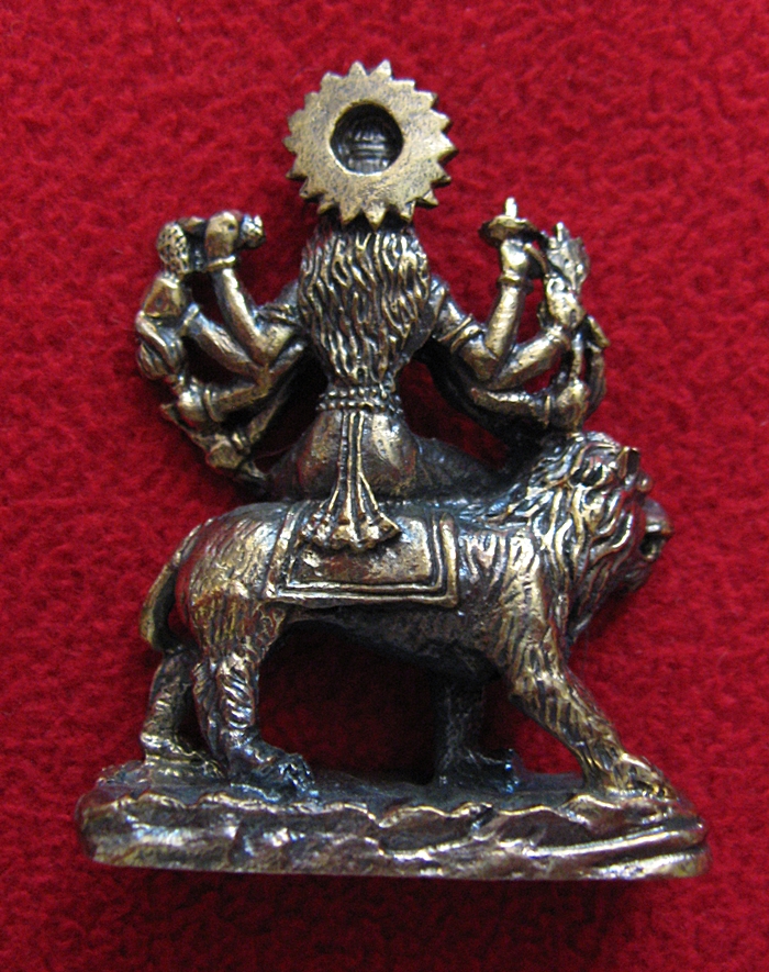 สินค้าจองค่ะ องค์พระแม่อุมาเทวีขี่เสือเนื้อทองเหลือง(ตั้งบูชาหน้ารถ)พร้อมใบคาถาค่ะ