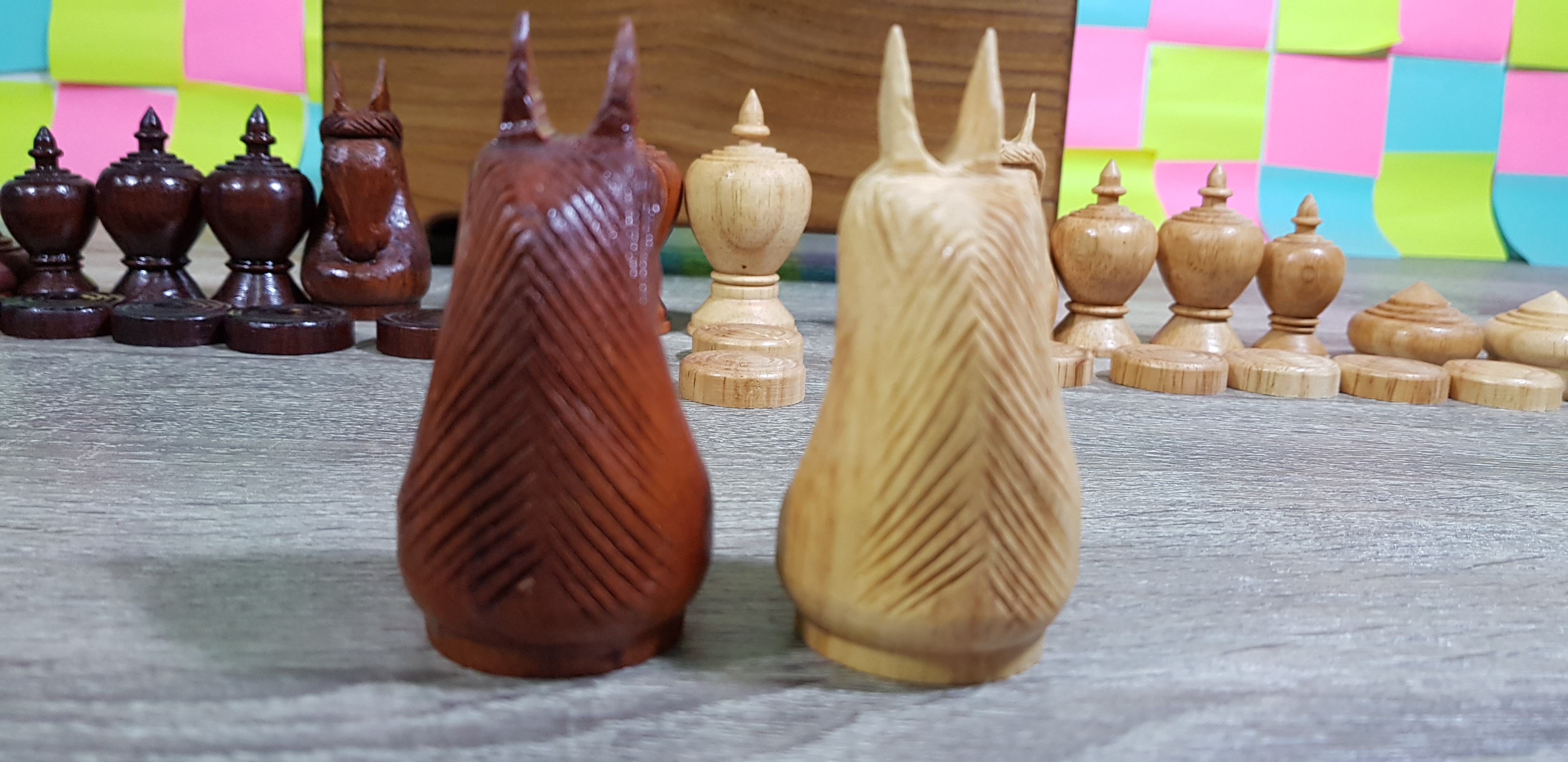 ชุดหมากรุกไทยชุดราเธยะพร้อมกล่องไม้แบบมีช่อง