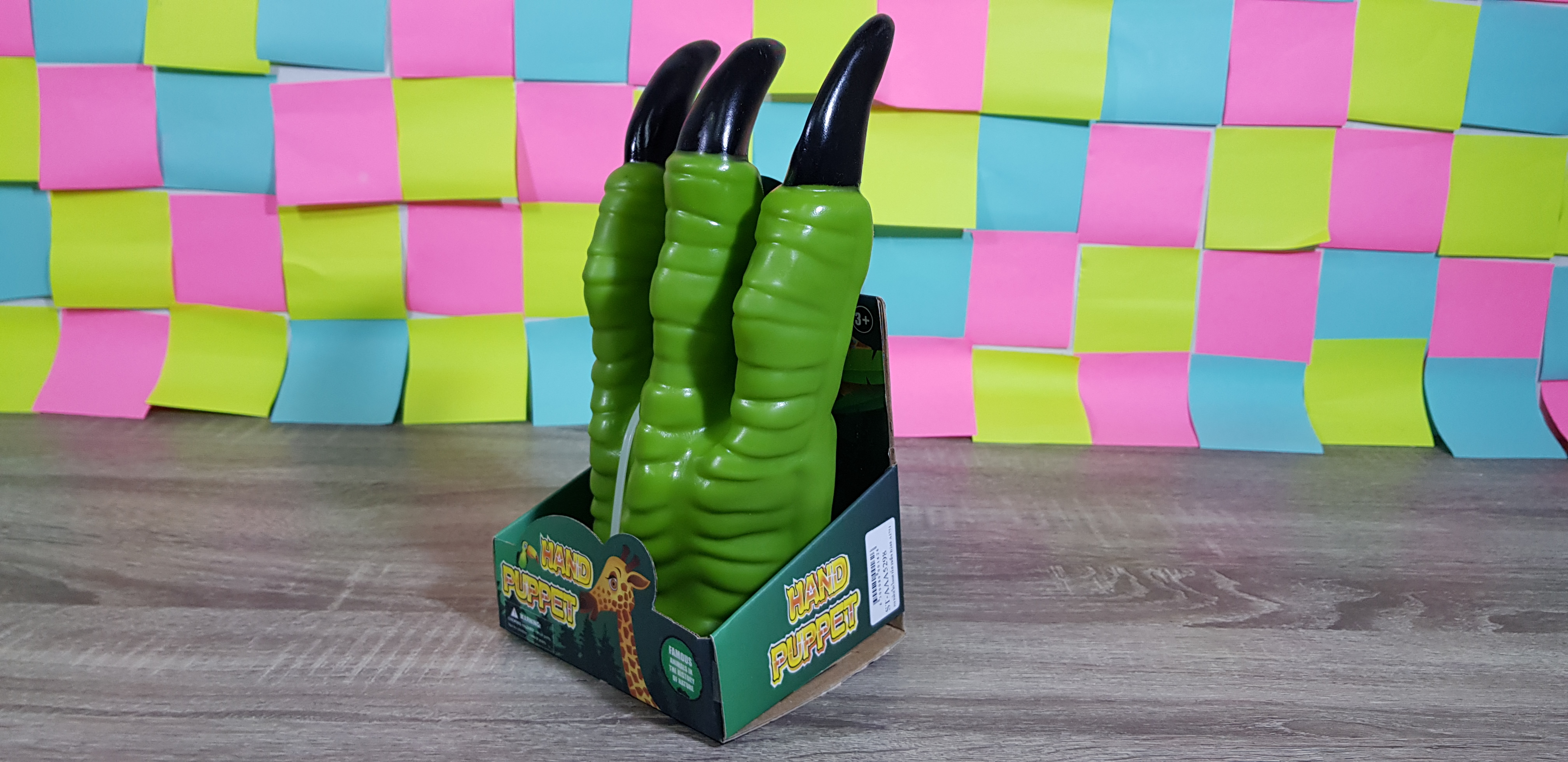 กงเล็บไดโนเสาร์สวมมือ