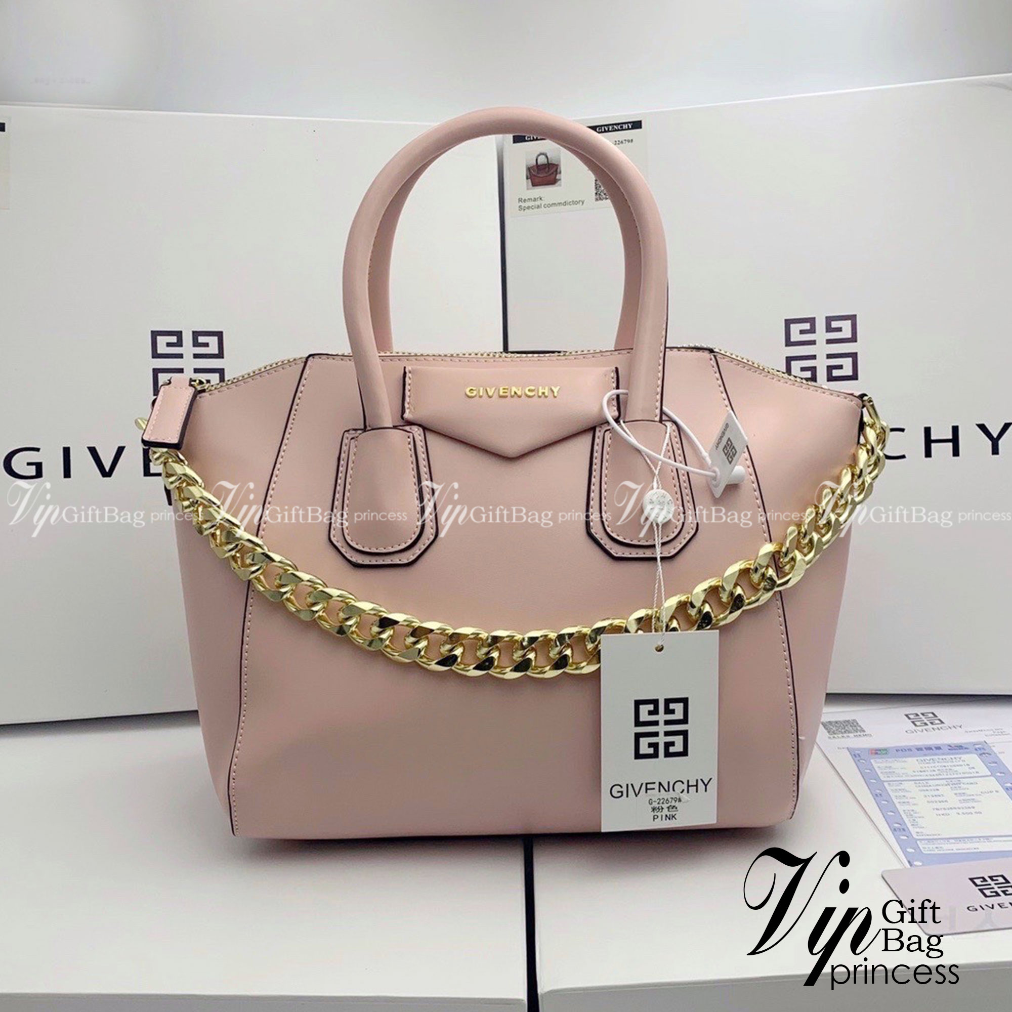 GIVENCHY Antigona Chain Small leather tote bag 10" กระเป๋าสะพายทรงหมอน งานซิปบน หนังเรียบ อะไหล่ทอง กระเป๋าสุดคลาสสิก ใบเดียวก็เอาอยู่ Day to Night Bag เข้าได้กับลุค Smart Casual