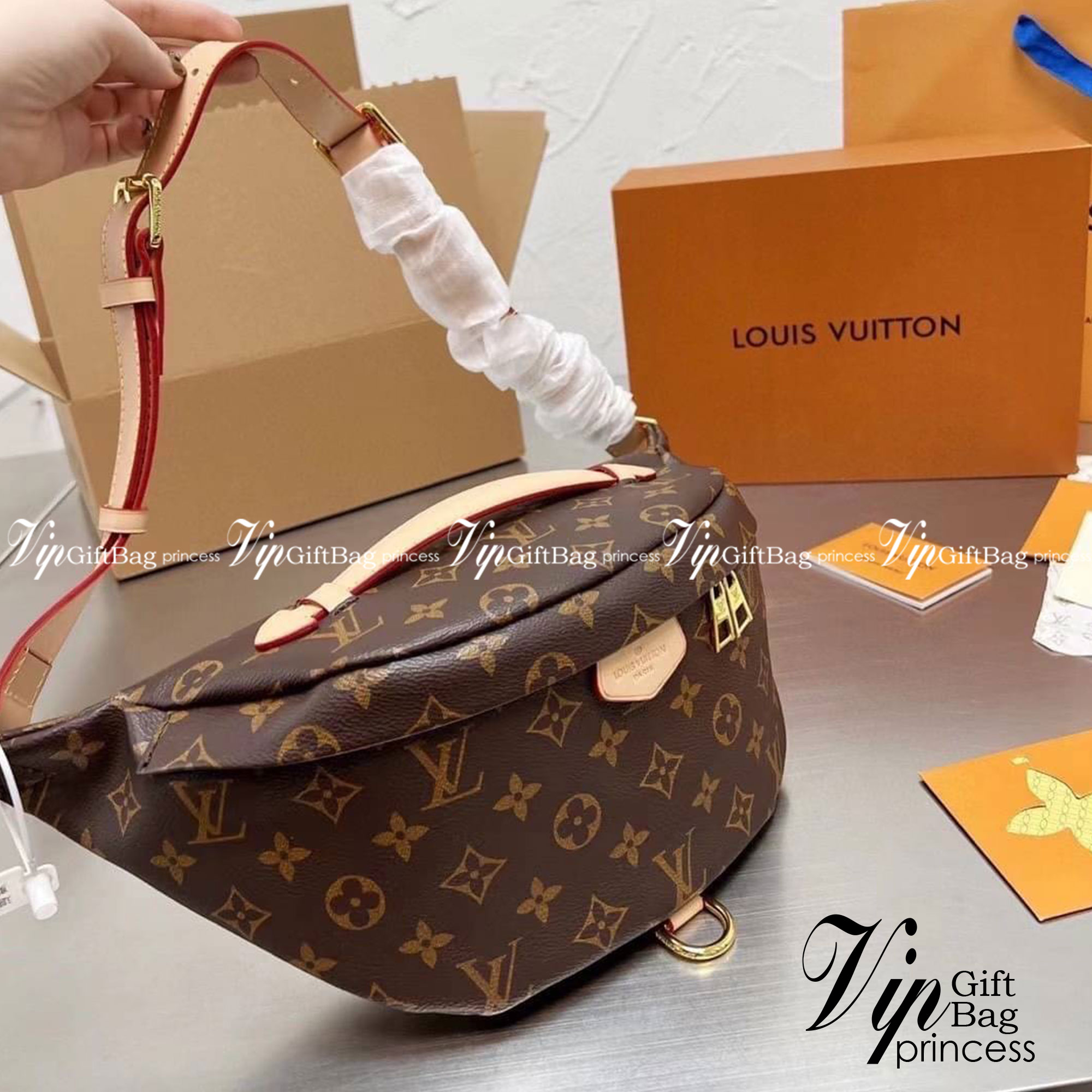 LV BUMBAG MONOGRAM กระเป๋าคาดอกหลุยส์ รุ่นใหม่ ของใหม่ พร้อมส่ง ทรงสวย จุเยอะ เบามากๆ ใช้ได้ทั้งหญิงและชาย