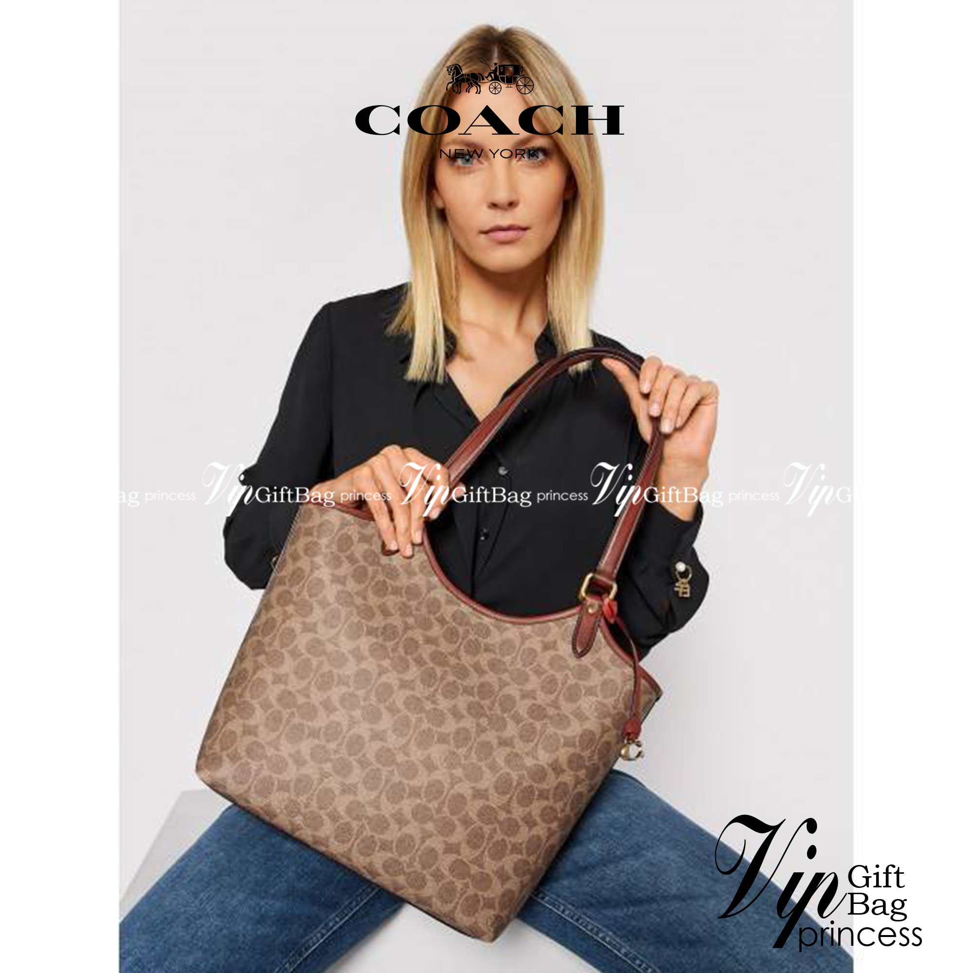 COACH C6336 DAY TOTE IN SIGNATURE CANVAS ใหม่ล่าสุด กับกระเป๋าทรงโท้ทใบใหญ่ สวยสะกดสายตา ด้วยดีไซน์ที่ดูเรียบง่าย แต่แฝงไปด้วยดีเทลเล็กๆ ที่เสริมให้ไอเท็มนี้ดูแพง พิเศษ กระเป๋าลูกใบเล็กอีกหนึ่งใบ พกติดกับกระเป๋า หรือจะเอาไปแยกใช้ก็ได้ วัสดุหนังแคนวาส สลับ