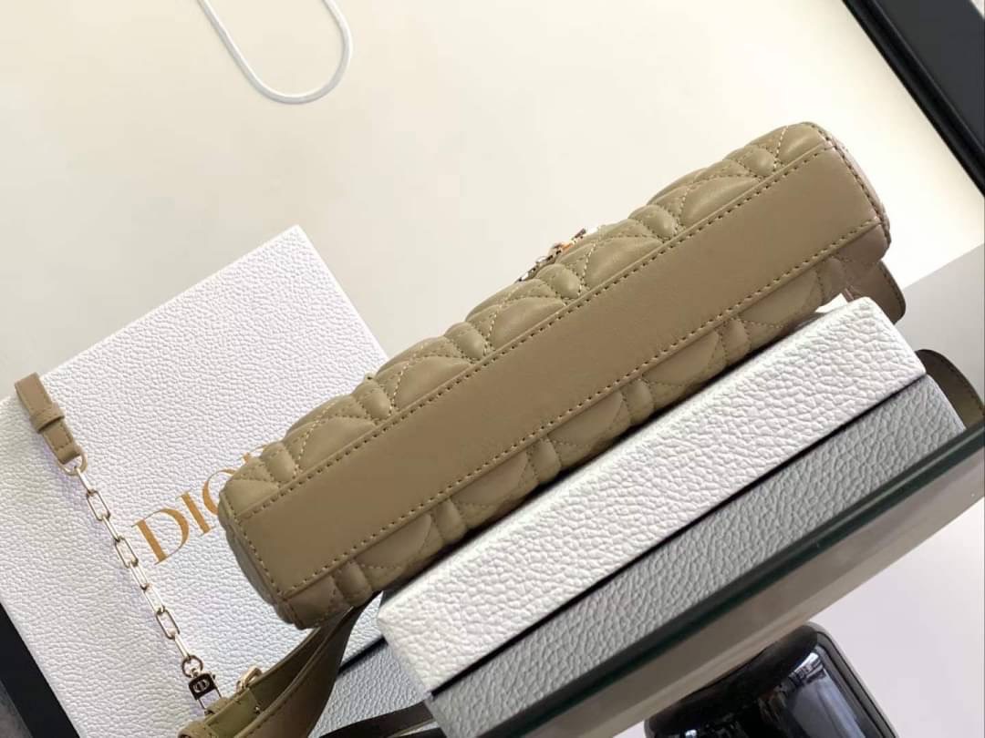 DIOR Medium Lady D-Joy Bag / LADYDIOR กระเป๋าสะพายสง่างามเหนือกาลเวลา เกรดท็อปออริ สลับแท้ 1:1