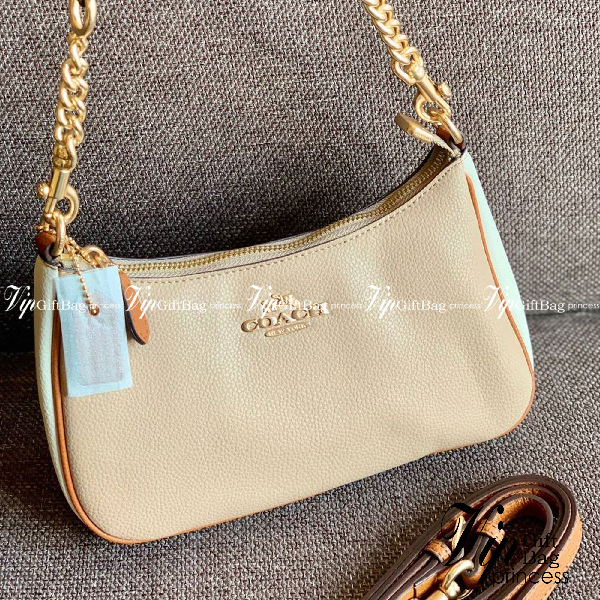 พร้อมส่งครบสี สวยทุกสีเลยค่า😘 ((CA173//CA209//CA548)) COACH TERI SHOULDER BAG 🔹กระเป๋าทรงพอช ในรูปแบบหนังแท้ หนังนิ่มสวยมากค่ะ