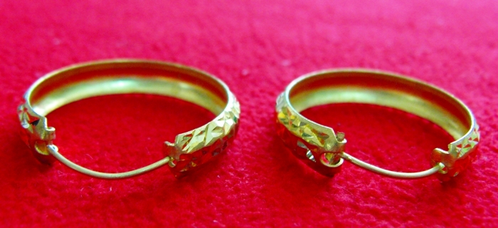 ต่างหูห่วงทองเหลืองแบบใหญ่ค่ะ