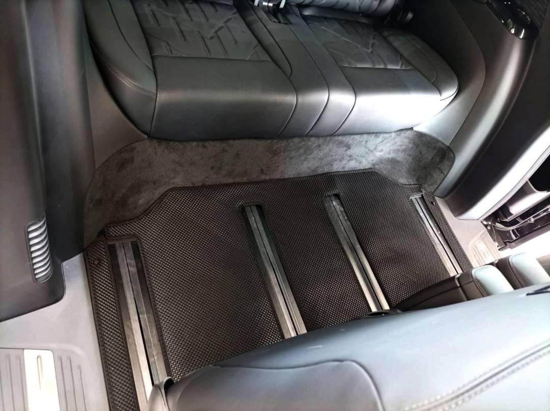 ยางปูพื้นรถยนต์ ZEEKR 009 2024 พรมรถ ซีเคอาร์ ลายวาฟเฟิล สีดำ เข้ารูป ในรถ เต็มคัน