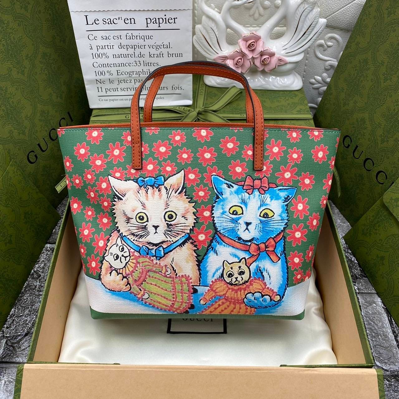 VIP 】Animal-Friendly Gucci Kid GG Supreme Tote Bag งานหนังแท้ทรงตั้งสวย ขนาดกะทัดรัด จุของได้เยอะ ใช้ได้ทั้งเด็กและผู้ใหญ่ น่ารักมากค่ะ **ขายดีตลอดกาล**