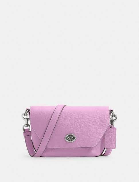 คอลเลคชั่นใหม่ ทั้งสวยทั้งคุณภาพค่ะ😘 COACH KARLEE CROSSBODY BAG 💐พร้อมส่ง ได้ไปไม่ผิดหวังแน่นอนค่ะ! สวยๆแบบคนดังระดับโลกกันค่าา กระเป๋าสะพายแบบครอสบอดี้ร์ หนังแท้นิ่มสวยงามมากๆค่ะ รูปทรงน่ารักกระทัดรัด เปิดปิดกระเป๋าแบบหมุนล็อค ภายในสามารถ