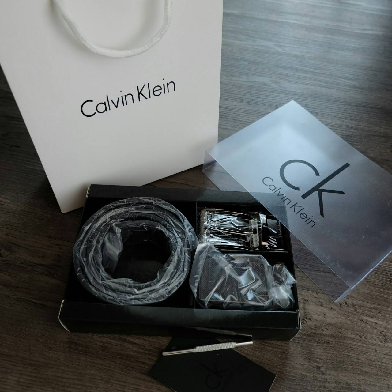 Calvin Klein Belt and Buckle Set (No.01) Set สุดคถเม เข็มขัด + หัวเข็มขัด 2 ชิ้น จะะมอบเป็นของขวัญหรือใช้เองก็แนะนำเลยค่าา