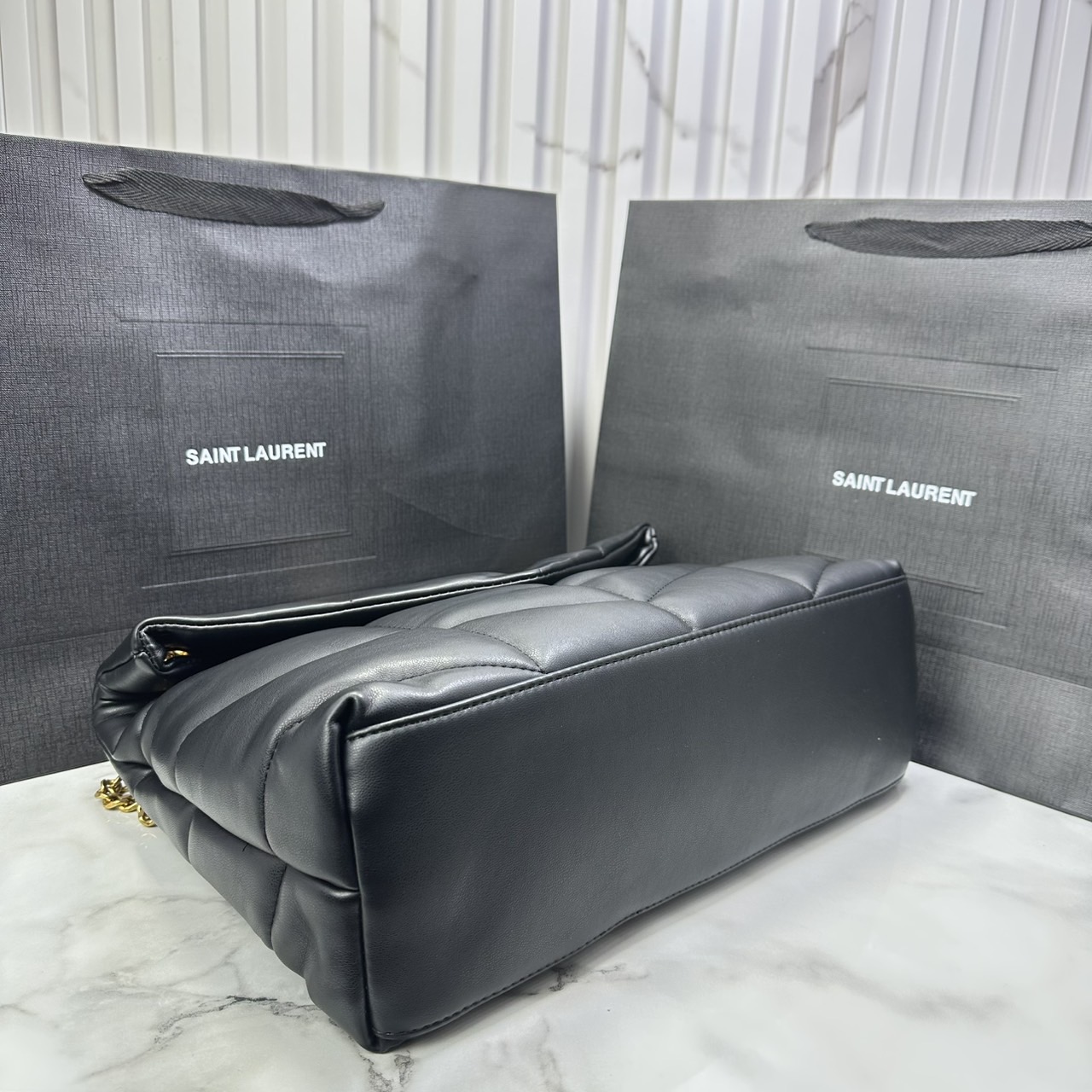 ORI หนังแท้ | 32cm YSL PUFFER Medium in Nappa leather กระเป๋าสะพายรุ่นยอดนิยม ทรงสวย ใช้ได้บ่อยไม่มีเบื่อ วัสดุหนังสัมผัสนิ่มมือ ดีไซน์เรียบหรู ดูแพง สะพายได้หลากหลาย